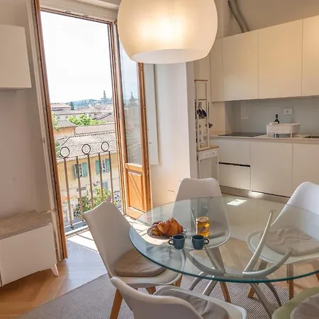 Duomo Giglio Viola Apartamento