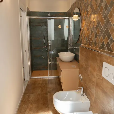Duomo Giglio Viola Apartament *