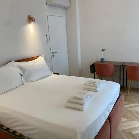 Daire Duomo Giglio Viola Floransa